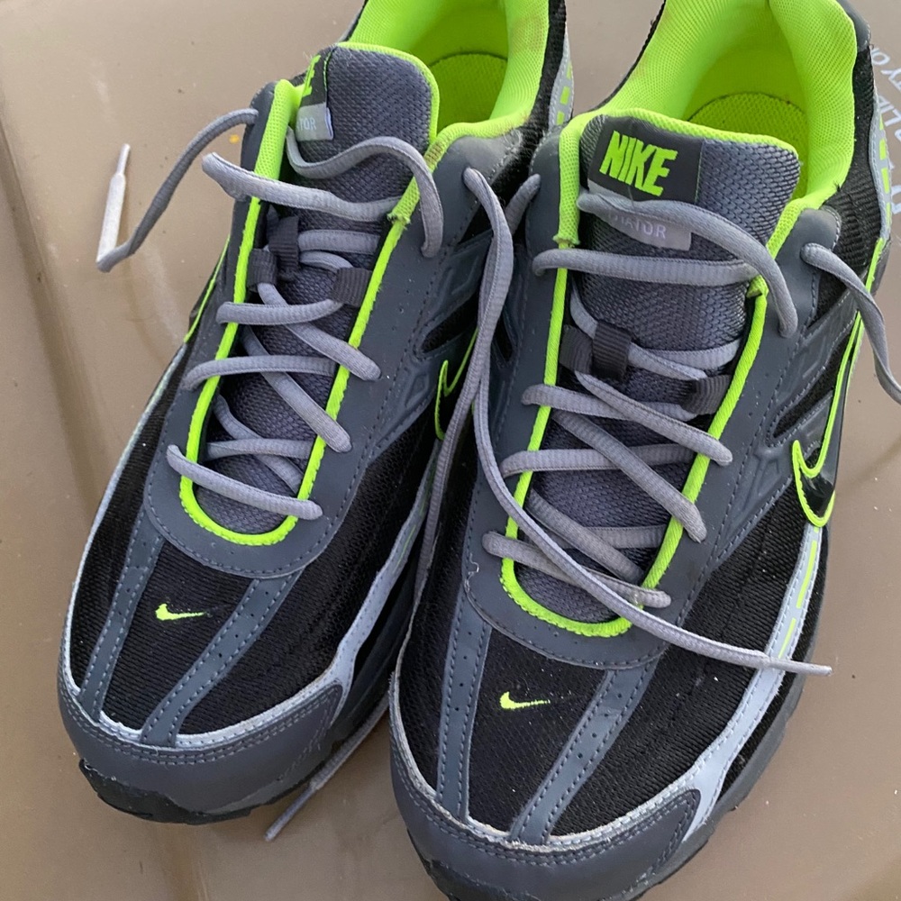 Men's Nike sneakers